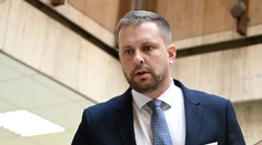 Rozdáva prvé sľuby zdravotníkom. Minister Kamil Šaško začal s rokovaniami