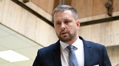 Rozdáva prvé sľuby zdravotníkom. Minister Kamil Šaško začal s rokovaniami