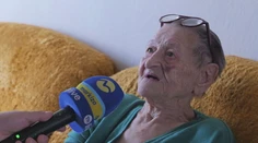 Nevedia si zaplatiť opatrovateľov, na život v domovoch im prispieva rodina. Dôchodcovia opísali, ako žijú na dnešných dôchodkoch