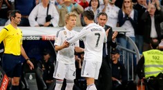 Pérez prinútil Zidana aby na turné zobral protežovaného Odegaarda