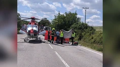 Motorkár (24) nezvládol predbiehanie. Jeho stroj skončil pod kolesami dodávky