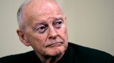 Bývalého kardinála obvinili zo sexuálneho zneužívania maloletého chlapca