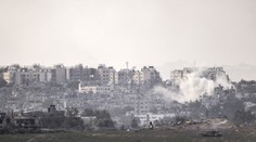 VIDEO: Izrael prenikol hlbšie do pásma Gazy, hlásia doteraz najtuhšie boje s Hamasom