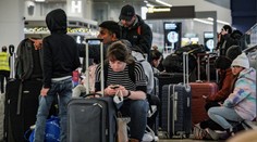 Vianoce strávia na letisku. V Spojených štátoch pre snehovú víchricu zrušili tisícky letov