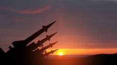 Rusko sa chce vyhnúť jadrovej eskalácii. Netreba však skúšať jeho trpezlivosť, vystríha Kremeľ