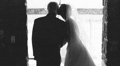 Tehotná? Známa kráska má pár mesiacov po svadbe viditeľné bruško