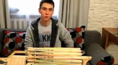 Ukrajinec zostrojil unikátnu zbraň: Strieľa 14 gumičiek za sekundu!