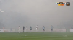 VIDEO: Derby má atmosféru od prvých sekúnd. Rozhodca musel zápas medzi Slovanom a Trnavou prerušiť