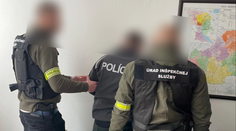Policajta z Trenčianskeho kraja, ktorý mal vynášať citlivé informácie o vražde, obvinili z marenia spravodlivosti