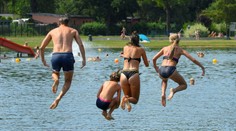 Čaká nás možno posledný horúci víkend. Mimoriadne teplo bude v sobotu v deviatich okresoch