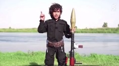 Mladý islamista odkazuje Obamovi: "Odrežeme ti hlavu, ty rímsky pes!"