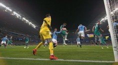 Guardiolovi sa nepozdával uhol záberu, na základe ktorého rozhodca uznal Llorenteho gól