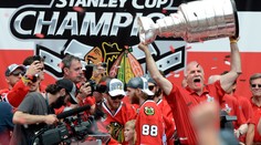 VIDEO: Spanilá jazda Blackhawks ulicami Chicaga