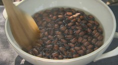 Čo s premnoženými chrústami? V Nemecku z nich začali variť polievku