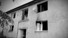 Tragický požiar bytovky na východe Slovenska. Jednej osobe už nedokázali pomôcť