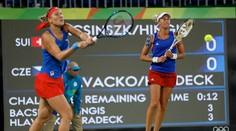 Češky mali našliapnuté do finále, ale Hingisovej "strela" do oka ich o to obrala