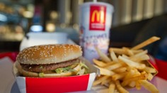 Mŕtvy a desiatky nakazených. Dôvodom má byť baktéria v hamburgeroch z obľúbeného fastfoodu