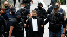 Grék chcel hodiť vraždu manželky na lupičov, prezradili ho smart hodinky