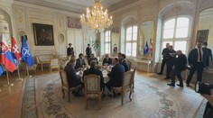 Fico a Šimečka za jedným stolom: Riešili aj otázku, či Slovensko je ochotné poslať vojakov na Ukrajinu