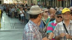 Španieli rozdávali ovocie a zeleninu zadarmo. Rady nemali konca