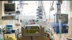 V Česku preverujú smrť covid pacienta. Lekári ho ako neperspektívneho mali odpojiť od ventilácie