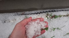 VIDEO: Juh Záhoria zasypali krúpy. Vytvorili aj niekoľkocentimetrovú vrstvu