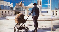 Herec sa pochválil nádhernou fotkou so synčekom. Rastie ako z vody!