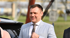 Taraba mimo SNS: V strane sa boja jeho moci a vplyvu, skonštatoval politológ