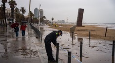 Silné záplavy a dopravný chaos. Dve vyhľadávané európske destinácie bičuje búrka Harry