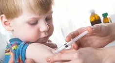 Vakcíny proti chrípke by mali poisťovne preplácať, no niektorí za ne teraz musia platiť