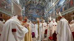 Pápež Lev XIV. odslúžil ďakovnú omšu. Aj výberom obuvi ukázal, že chce ísť v stopách svojho predchodcu
