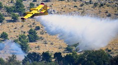 Neďaleko Splitu vypukol rozsiahly požiar. Evakuovať museli niekoľko turistov