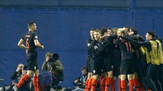 Chorváti v šlágri zdolali Španielov a udržali si šancu na postup, hrdinom dvojgólový Jedvaj