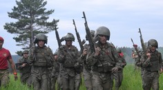 Čech slúžiaci v ruskej armáde je odsúdený zločinec. Väzeniu sa vyhol, teraz prosí české úrady o pomoc