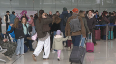 Na letiskách sa tvoria rady, nový systém predlžuje kontroly. Čakanie sa môže vyšplhať aj na vyše dve hodiny