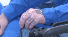 Koncert, aký ste ešte zrejme nevideli. Učiteľ hudby stiahol za mikrofón aj väzňov