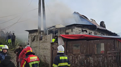 V obci pri Starej Ľubovni horeli dva príbytky. O strechu nad hlavou prišlo 19 ľudí