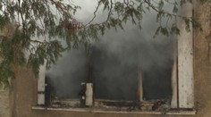 Vybehol na ulicu iba bosý a v tričku. Bol však rád, že prežil