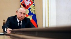 Čo stojí za nevyspytateľnou zmenou Putinovej nálady? Agenti naznačili, akou chorobou môže trpieť