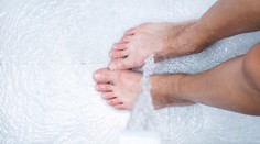 Ako často si umývať nohy? Vedci zistili, že na chodidlách sa nazbiera obrovské množstvo baktérií