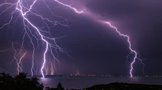 Meteorológovia opísali gigantický blesk. Bol dlhší ako Slovensko a rozžiaril nebo nad Brazíliou