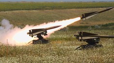 Štyridsať rokov stará americká zbraň si poradila s najnovšou ruskou raketou. Ukrajina ukázala zábery