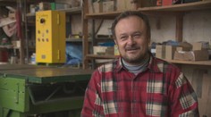 Napriek ťažkému osudu na vozíku pomáha chorej manželke aj iným. Otec roka 2014 je hrdinom aj teraz