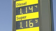 Tankujeme draho. Boli sme sa pozrieť, ako sa tankuje u susedov