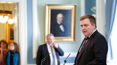 Islandský premiér podlieha tlaku: Žiada rozpustiť parlament a predčasné voľby