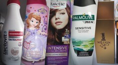 Hygienici varujú pred nebezpečnou kozmetikou. V zozname sú známe značky sprchových gélov či farieb na vlasy