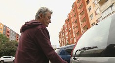 Pre telesne postihnutého Jozefa je parkovacie miesto nevyhnutnosťou, mesto to ale nerieši