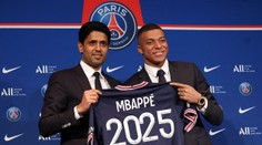 Prahol po Reale Madrid, zrazu chce zostať v Paríži. Cirkus okolo Mbappého nemá konca
