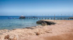 Obľúbená destinácia sľubovala turistom jednoduchšie odbavenie. Otravné praktiky však naďalej pokračujú