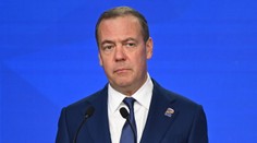 Bude to ako vyhlásenie vojny. Medvedev varuje Európu pred krokom, na ktorý by Rusko muselo reagovať útokom